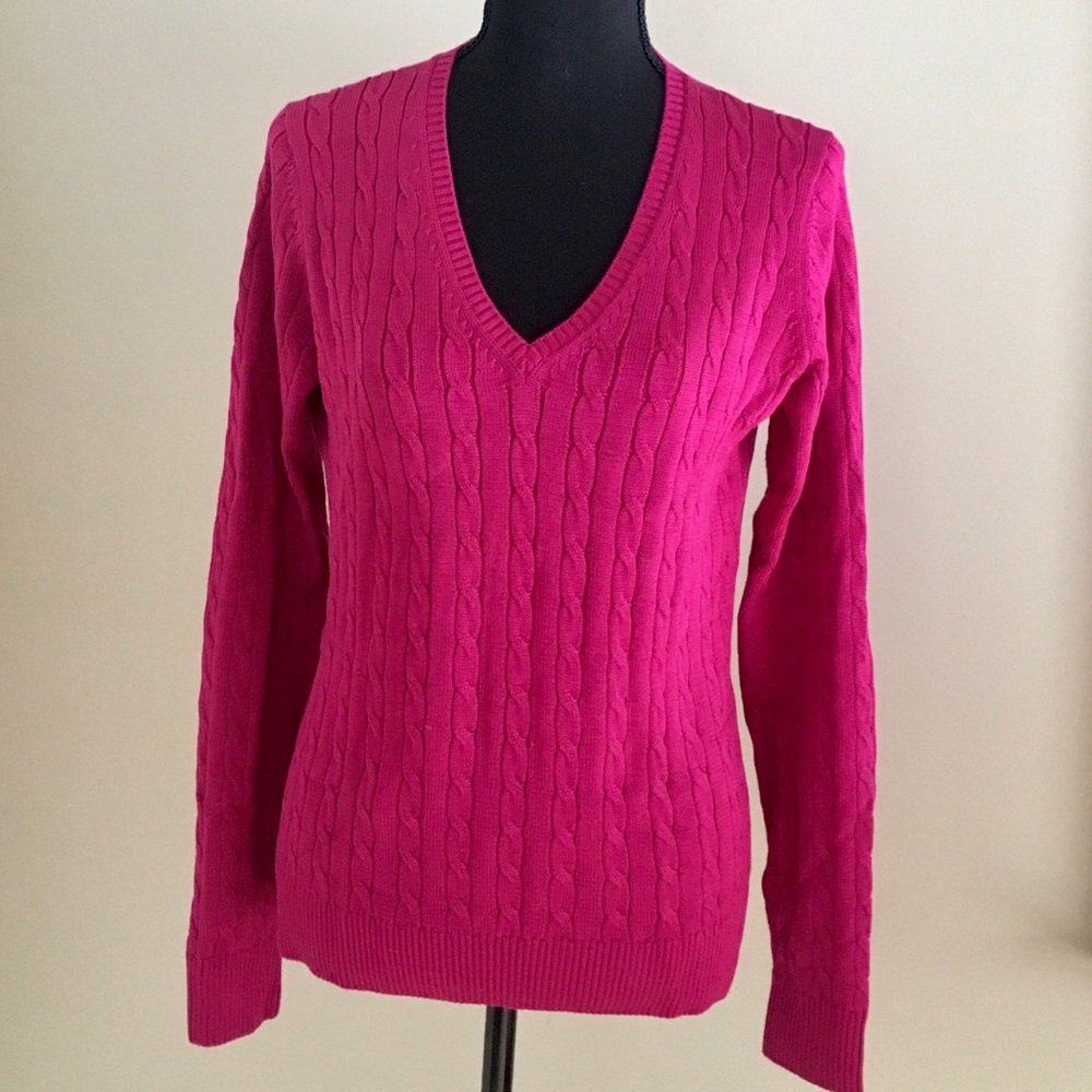 NWOT. Dark pink cable knit sweater. S